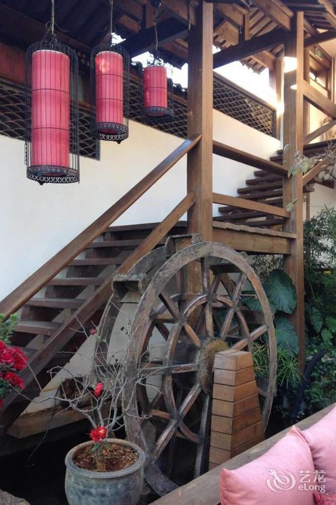 Lijiang Merry Inn Экстерьер фото